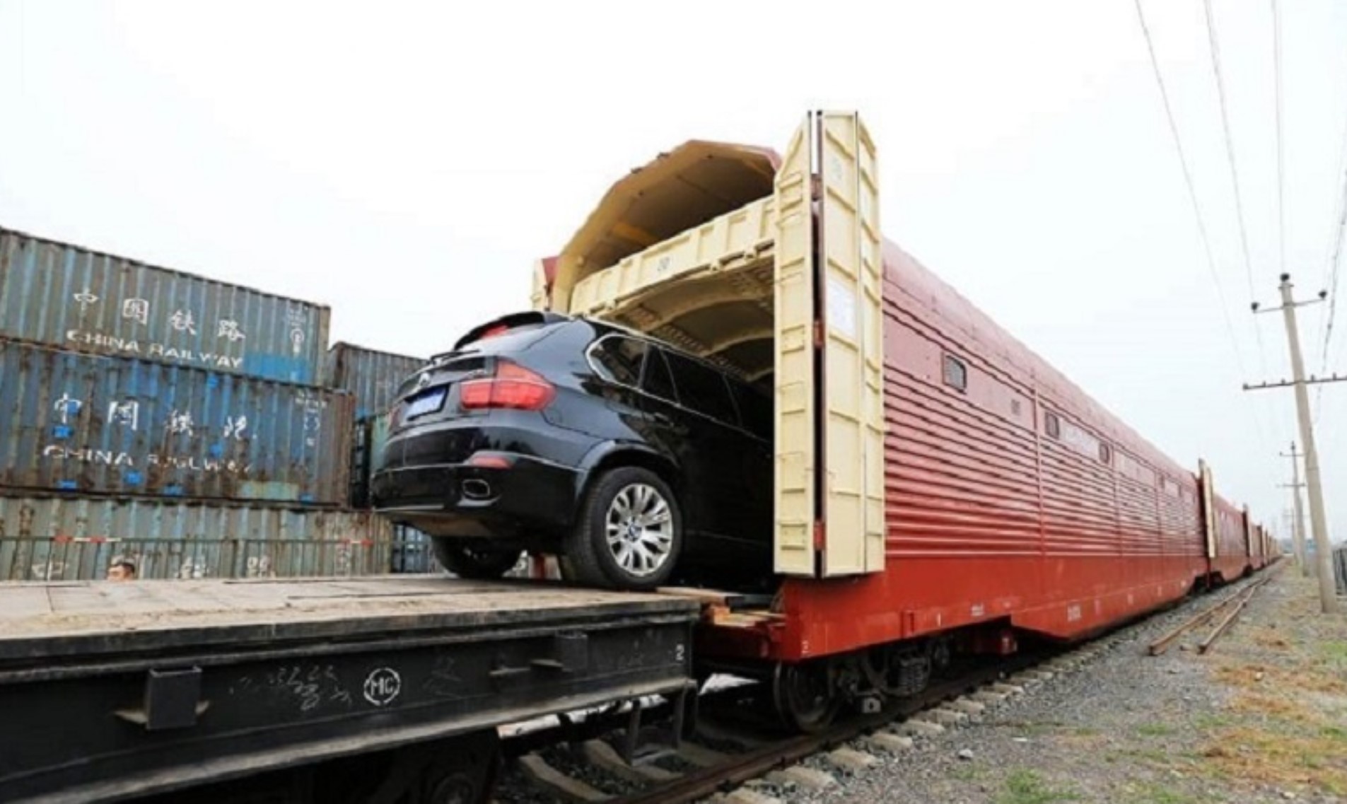 Gửi ô tô bằng tàu hỏa: Địa chỉ gửi ô tô Bắc-Trung-Nam bằng tàu hỏa uy tín.